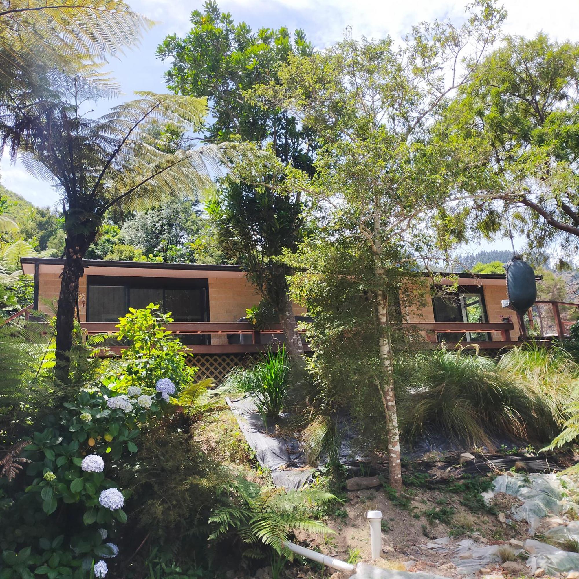 Maitai Whare Iti - Adventure Cabins & House Nelson Exteriör bild